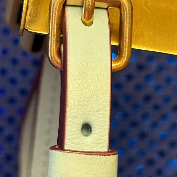 Dooney & Bourke Light Blue Crossbody Bag Approx. 8.5 . 7.5 - Picture 7 of 15